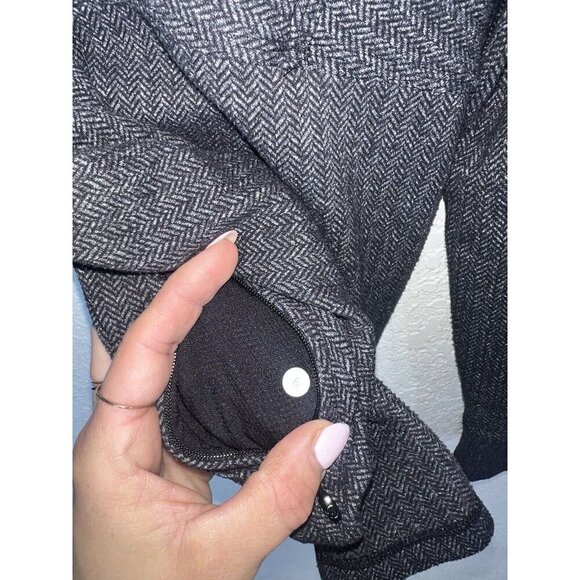 Lululemon 1/4 Zip Pullover Gray Micro Chevron Print Black Grey Size 6 Pocket B1 - Picture 5 of 6